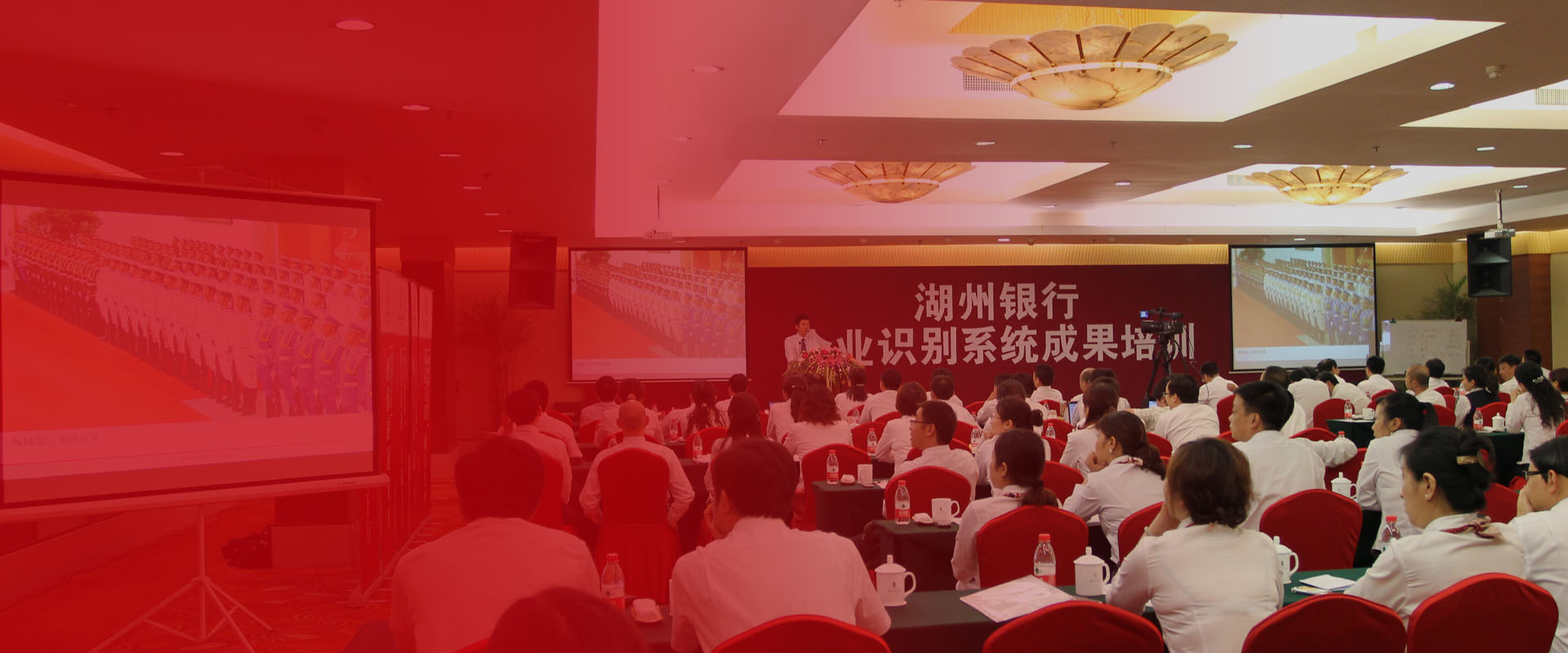 上海赢多多品牌策划有限公司banner